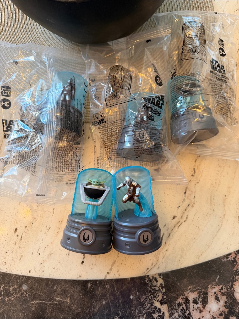 Star Wars The Mandalorian Figures Yoda And Grogu Capsules - Pack of 4 Unopened